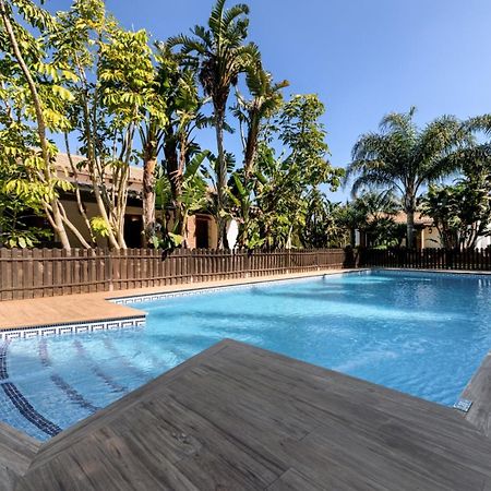 Hacienda Roche Viejo Villa โกนิล เด ลาฟรอนเตรา ภายนอก รูปภาพ