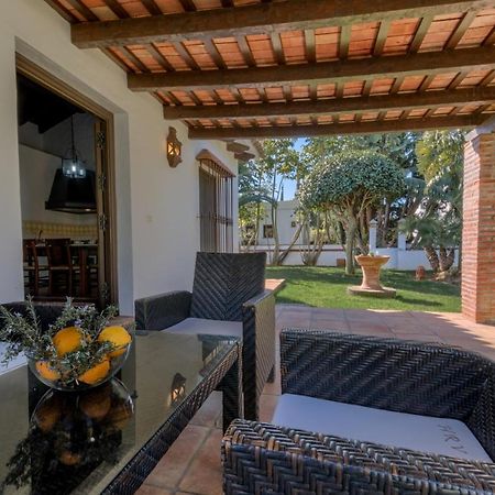 Hacienda Roche Viejo Villa โกนิล เด ลาฟรอนเตรา ภายนอก รูปภาพ