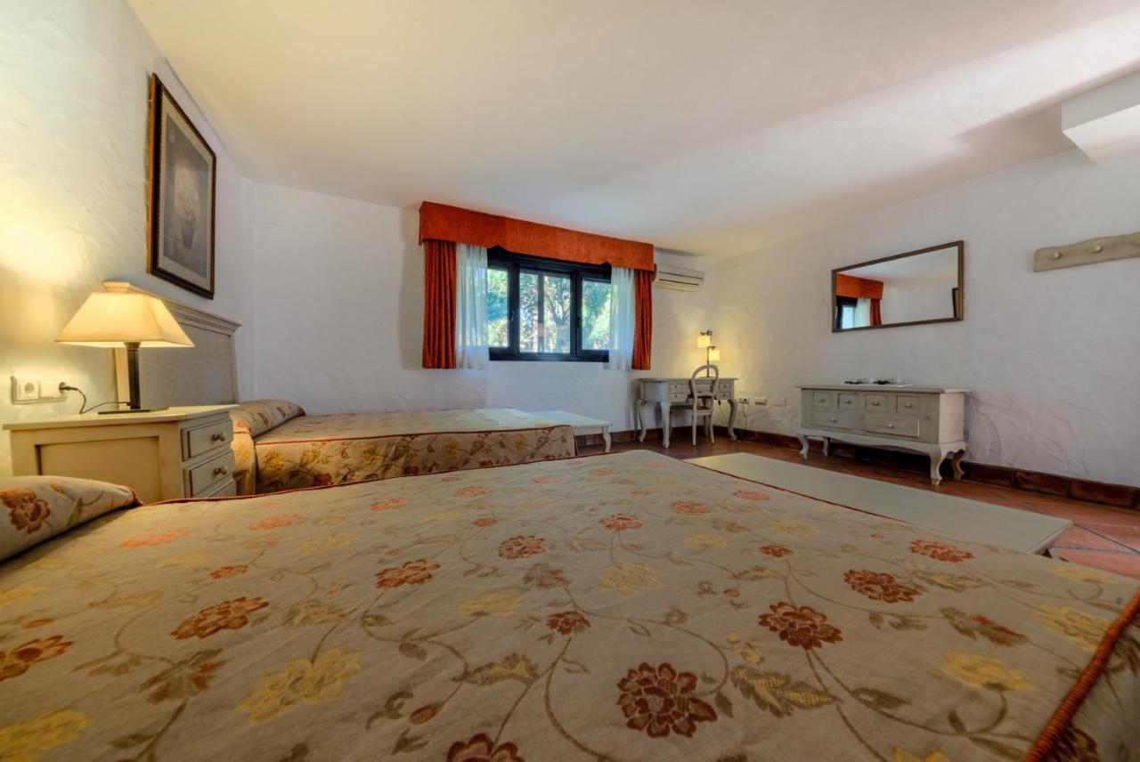 Hacienda Roche Viejo Villa โกนิล เด ลาฟรอนเตรา ภายนอก รูปภาพ
