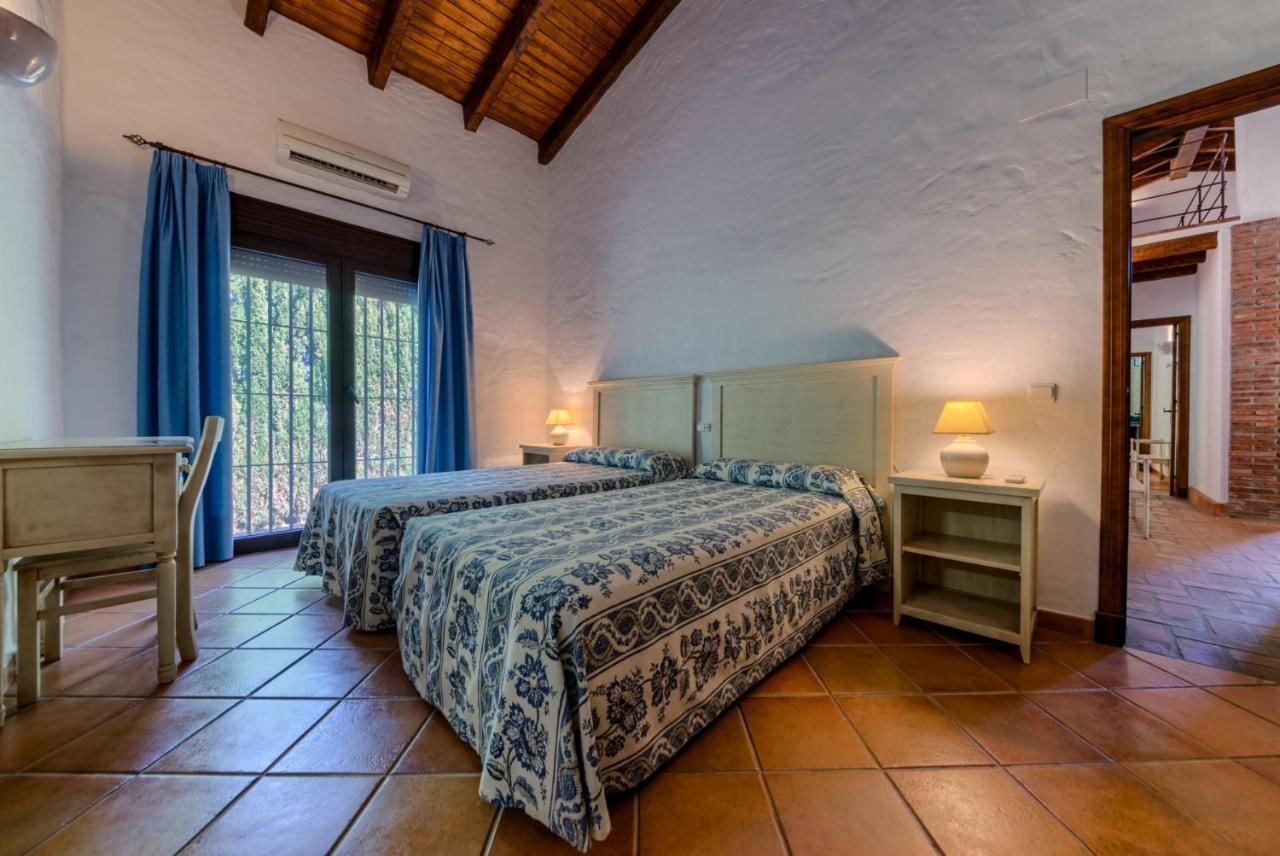 Hacienda Roche Viejo Villa โกนิล เด ลาฟรอนเตรา ภายนอก รูปภาพ
