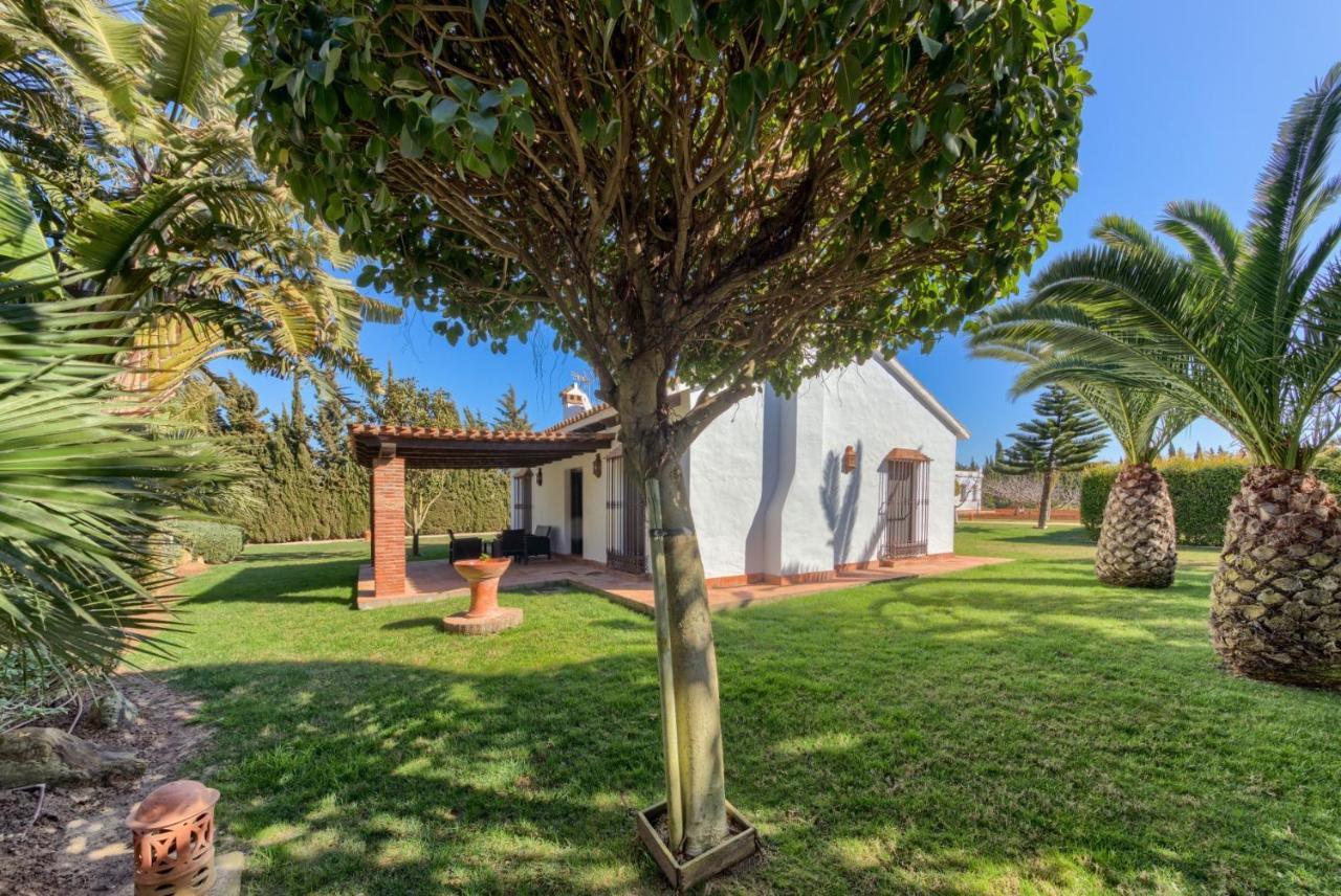 Hacienda Roche Viejo Villa โกนิล เด ลาฟรอนเตรา ภายนอก รูปภาพ