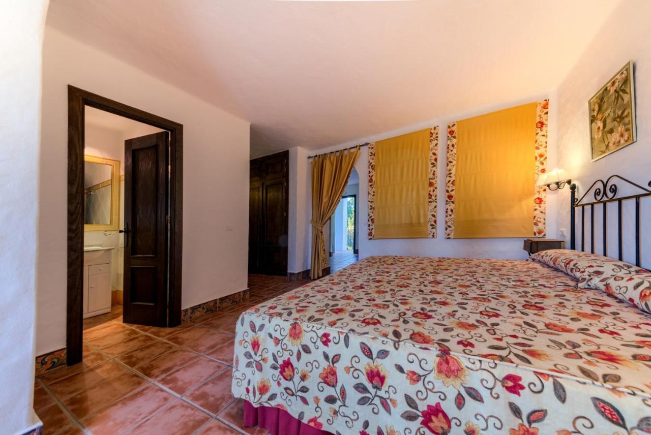 Hacienda Roche Viejo Villa โกนิล เด ลาฟรอนเตรา ภายนอก รูปภาพ