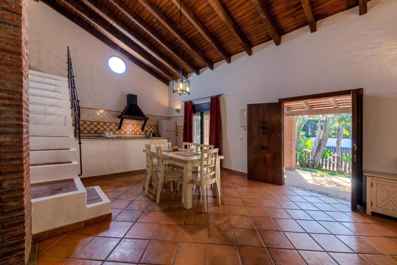 Hacienda Roche Viejo Villa โกนิล เด ลาฟรอนเตรา ภายนอก รูปภาพ