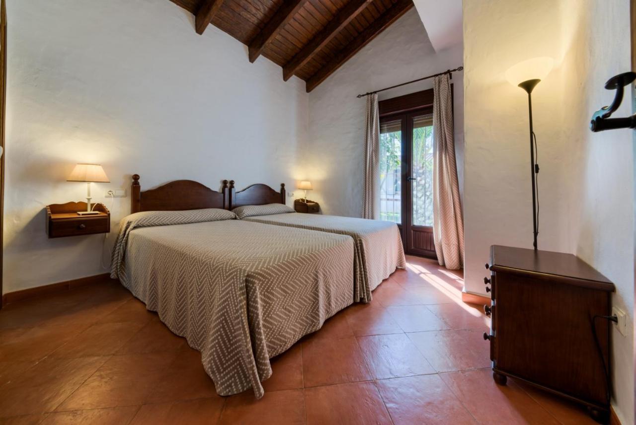 Hacienda Roche Viejo Villa โกนิล เด ลาฟรอนเตรา ภายนอก รูปภาพ