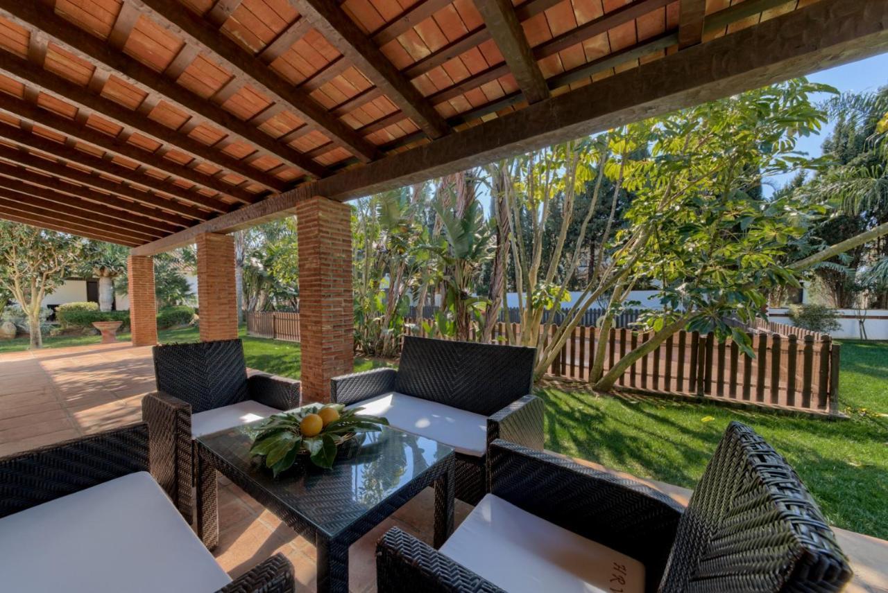 Hacienda Roche Viejo Villa โกนิล เด ลาฟรอนเตรา ภายนอก รูปภาพ