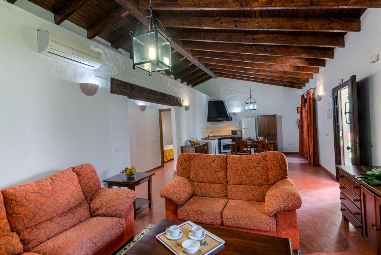 Hacienda Roche Viejo Villa โกนิล เด ลาฟรอนเตรา ภายนอก รูปภาพ